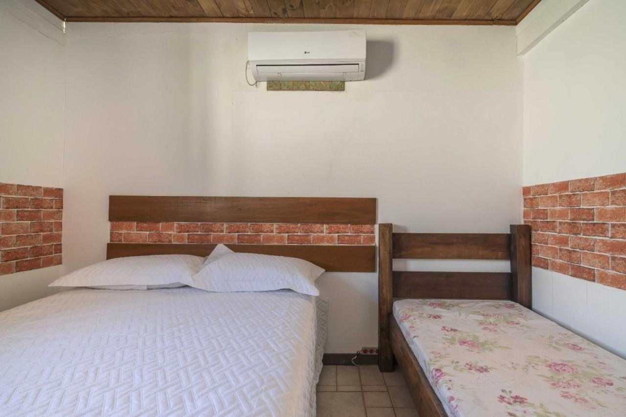 Апартаменти Apartamento Em 4 Ilhas Бомбіняс Екстер'єр фото