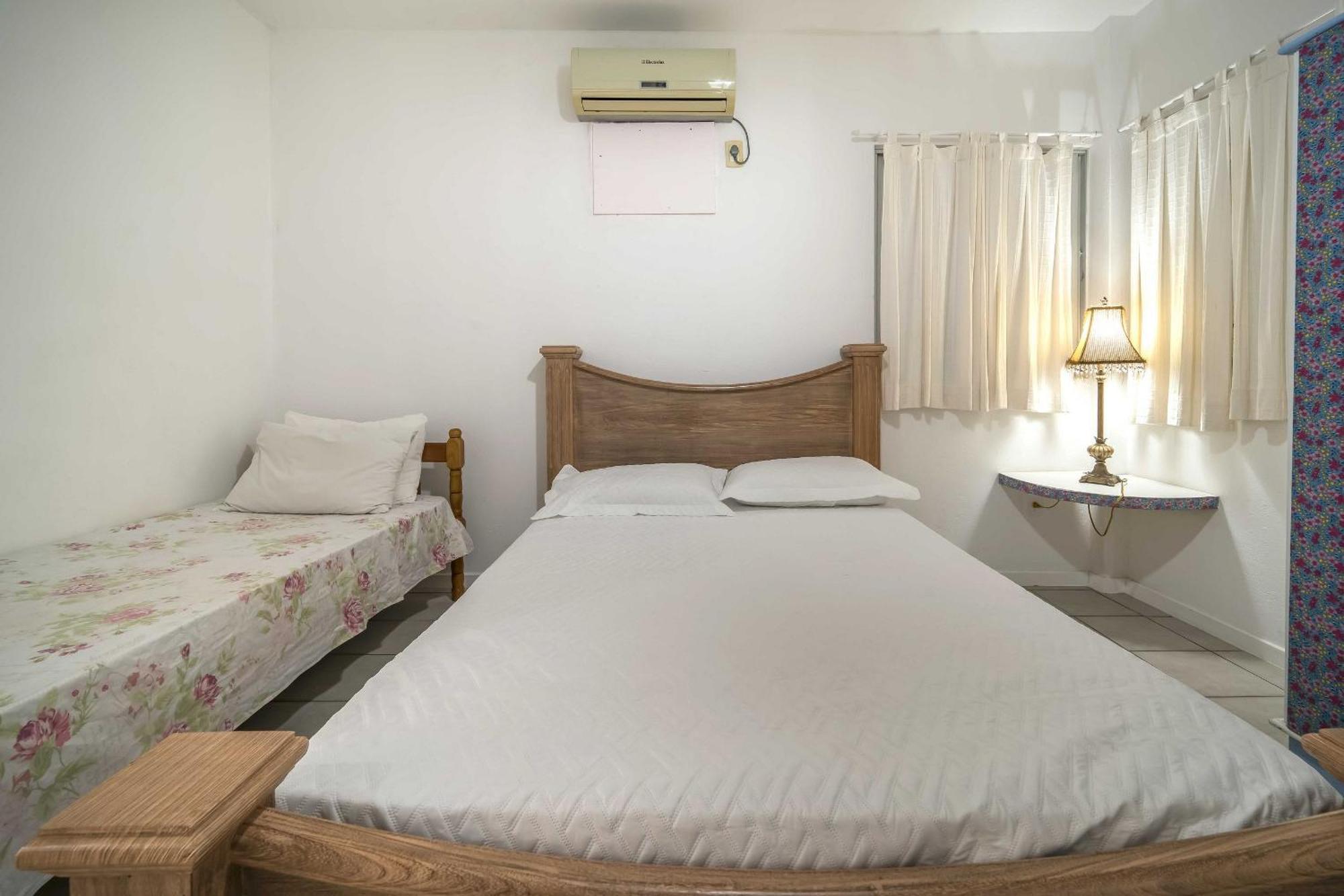 Апартаменти Apartamento Em 4 Ilhas Бомбіняс Екстер'єр фото